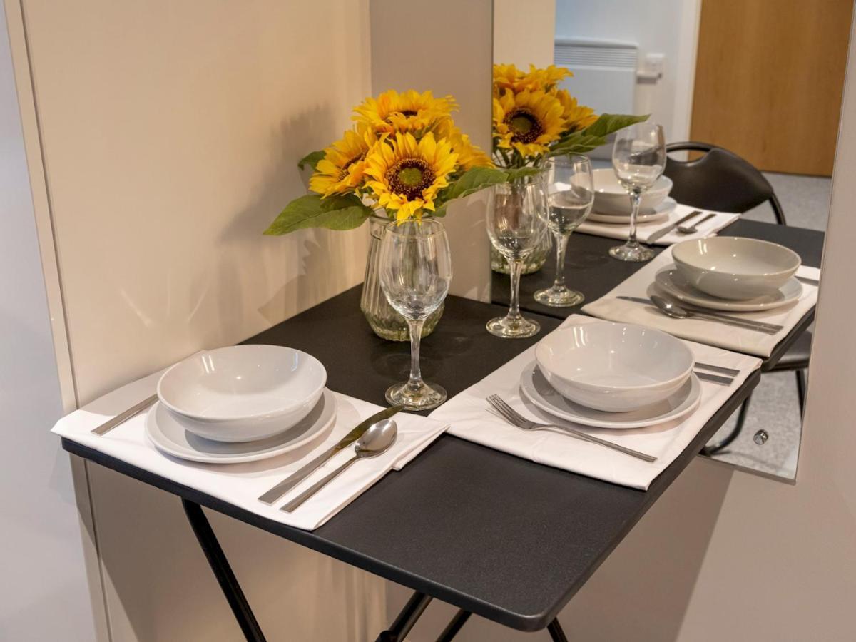 Ferienwohnung Pass The Keys Cosy High Street Studio With Free Parking Lincoln Exterior foto